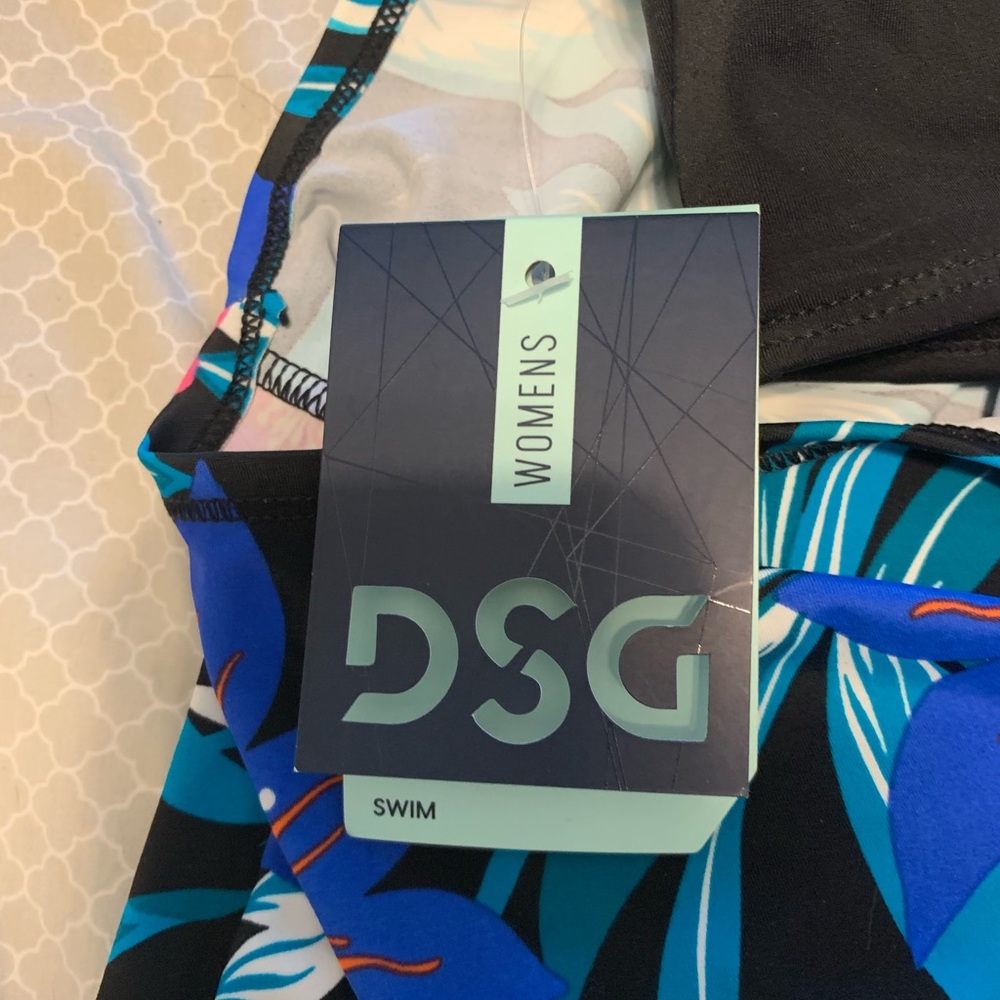 Womens DSG Swimsuit - Picture 5 of 8